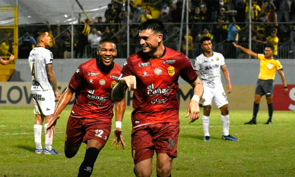 Real España doblegó 3-1 al Herediano en Honduras; luego empató 1-1 de visita por los cuartos de final de la Liga Concacaf 2022.