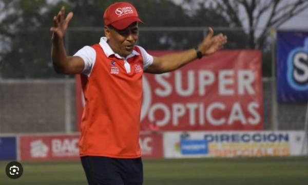 Juan Flores, el nuevo entrenador de las reservas del Olimpia.