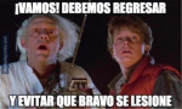 Los memes que dejaron las fallas del Chicharito ante el Barcelona