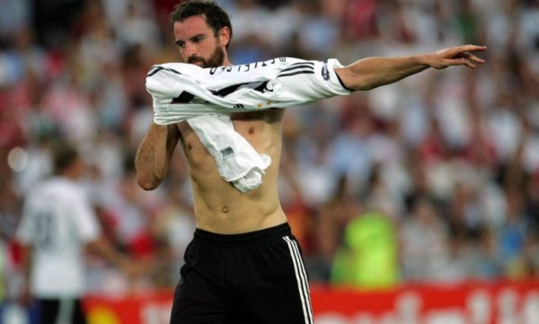 Escándalo: Exfutbolista del Real Madrid es acusado de posesión y distribución de imágenes íntimas de niños&nbsp;&nbsp;