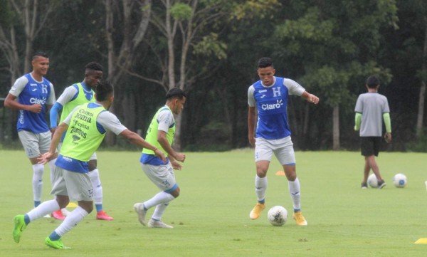 ¡Una mesa de billar! Es considerada como una de las mejores canchas de grama natural en San Pedro Sula