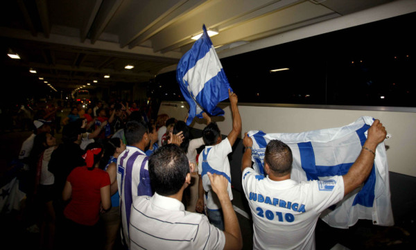 El color en Panamá tras la llegada de Honduras.