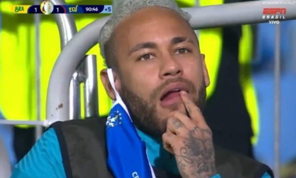 ¿En qué estaba pensando? Así fue captado Neymar en el Brasil-Ecuador y el tremendo 'oso' de Vinicius