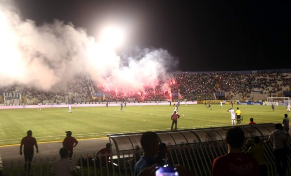 Las imágenes que no se vieron por TV del clásico Motagua-Olimpia