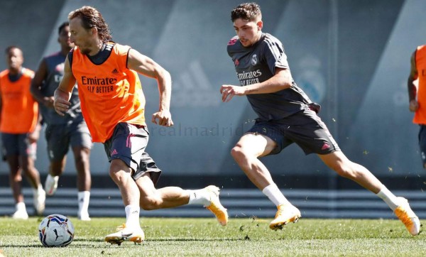Con dos nuevas novedades y toques de balón: Así fue el entrenamiento del Real Madrid