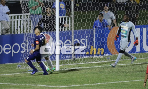 Las imágenes que no viste en televisión de la vuelta de repechaje en Honduras