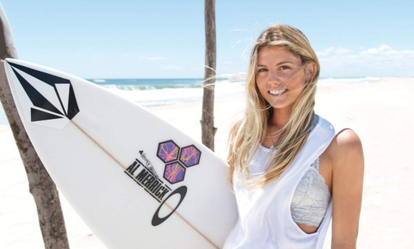 FOTOGALERÍA: Las surfistas más sexys en el mundo