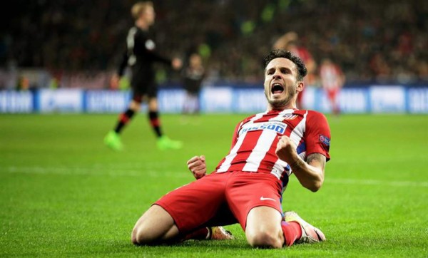 Atlético de Madrid deja casi eliminado al Leverkusen del Chicharito