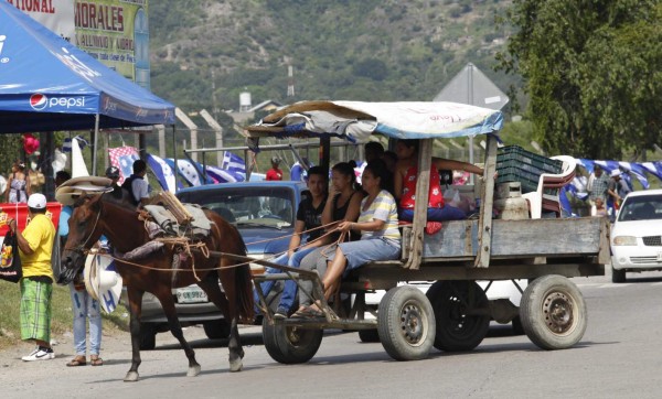 FOTOS: Así está el ambiente para el juego Honduras-Canadá en el estadio Olímpico