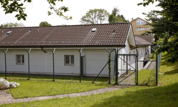 Alfredo Hawit está en una celda de 12 metros cuadrados en Suiza