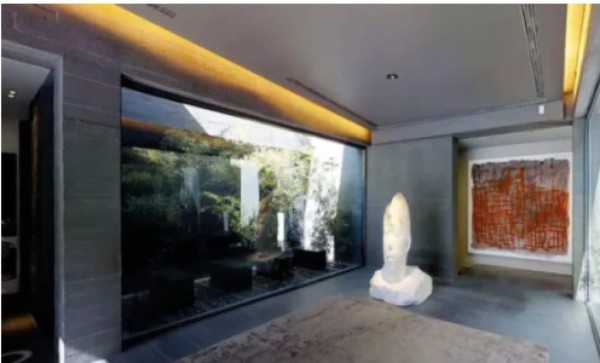 Pasa más aquí que jugando con el Real Madrid: Así es por dentro la increíble mansión de Hazard