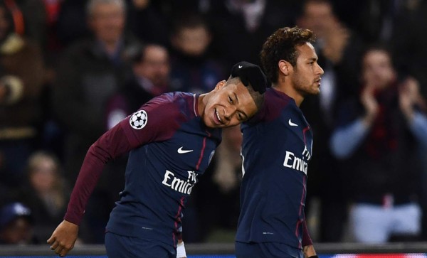 NO VISTE EN TV: ¿Qué se dijeron Dybala y Messi? Buffon terminó en calzoncillo