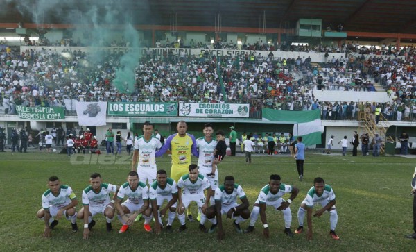 NO VISTE EN TV: La chica del escote, bellezas y ambientazo en el Excélsior