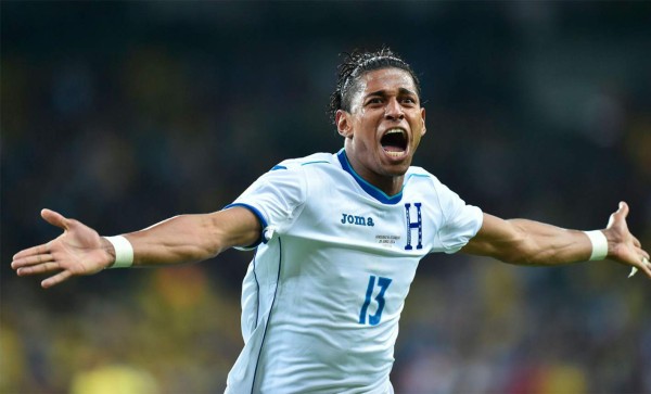 27 celebraciones inolvidables de Carlo Costly en su carrera