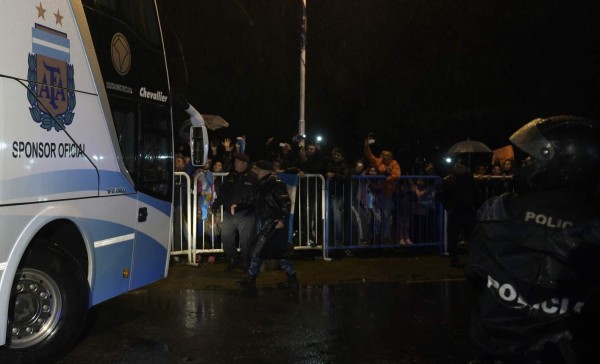 Fotos: Argentinos salieron a las calles para decirle a Messi, 'no te retires'