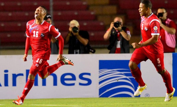 Saprissa buscaría contratar a panameño Rolando Blackburn