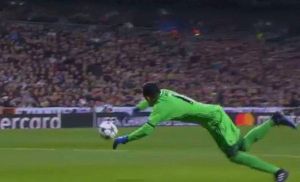 Keylor Navas falla ante el Nápoli en Champions y le llueven las críticas
