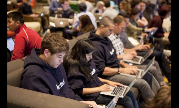 Los 10 hermosos y grandísimos sueldos de los empleados de Facebook