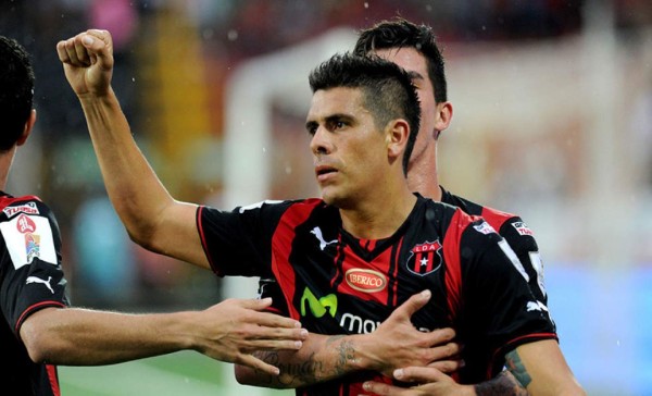 Preocupación en Alajuelense: Ex mundialista Johnny Acosta podría perderse el torneo