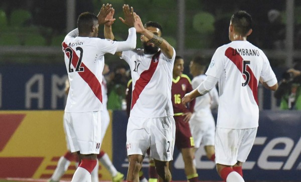 Perú vence a Venezuela y se mete en la pelea en la Copa América