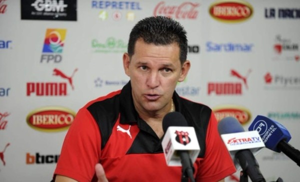 Javier Delgado a Roger Rojas: 'Siempre tiene que haber disciplina en el equipo”