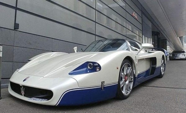 ¡Espectacular! La colección de carros de lujo de Neymar