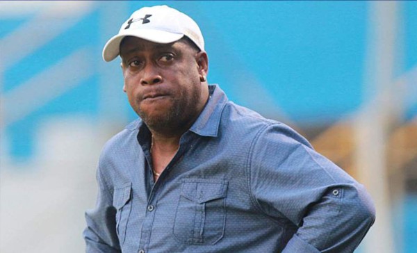 Medford: 'Lo que inclina la balanza para valorar volver a Costa Rica es mi familia”