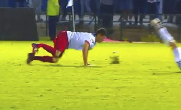 Escalofriante fractura en el fútbol de Costa Rica