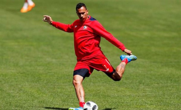 Delantero panameño Blas Pérez regresa a las filas del Deportivo Árabe Unido