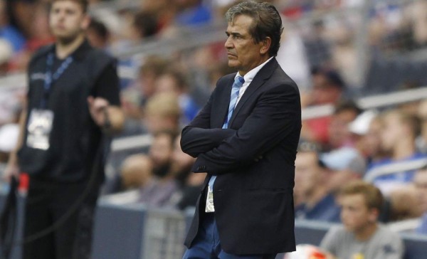 Jorge Luis Pinto: 'Siento vergüenza por la presentación que ha hecho Honduras'