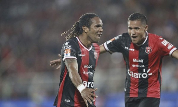 'Ro-Ro' y McDonald: La dupla de moda en Costa Rica