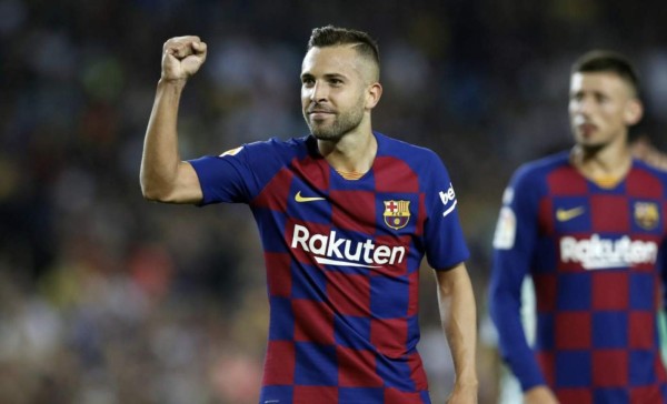 Desde otro ángulo: Los jugadores 'peor pagados' del Real Madrid y Barcelona