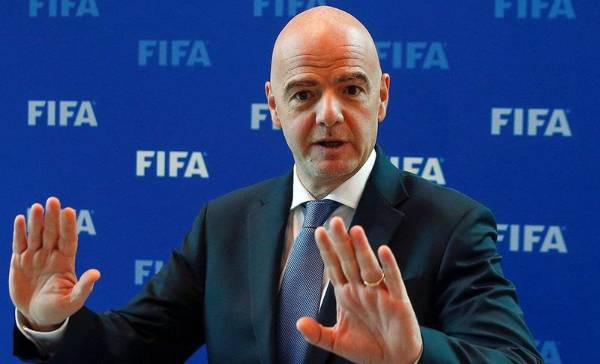 Gianni Infantino sigue abriendo la chequera para ayudar al crecimiento del fútbol mundial.