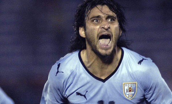 Atacante uruguayo Carlos Bueno llega al fútbol Centroamericano