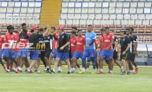 FOTOS: El método de trabajo de Pedro Troglio en su primer entreno con el Olimpia