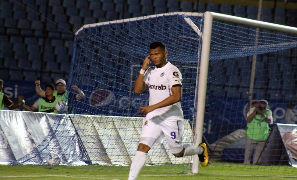 Panameño Rolando Blackburn nuevo refuerzo del Saprissa