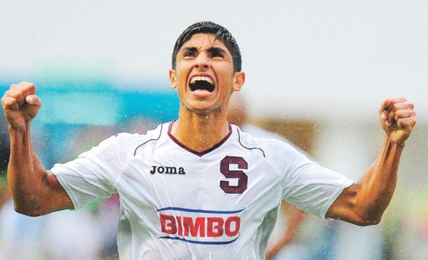 Juan Bustos Golobio renovó con el Deportivo Saprissa