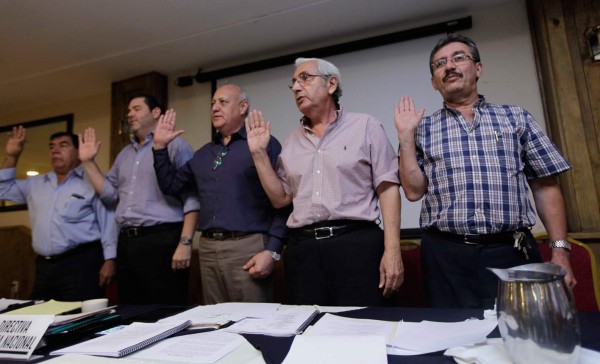 Selim Canahuati sigue como presidente de Liga Nacional