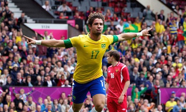 Alexandre Pato condenado a pagar unos 1,6 millones dólares al Fisco