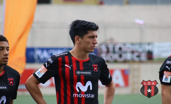 Alajuelense presentó a un jugador que despidió hace 54 días