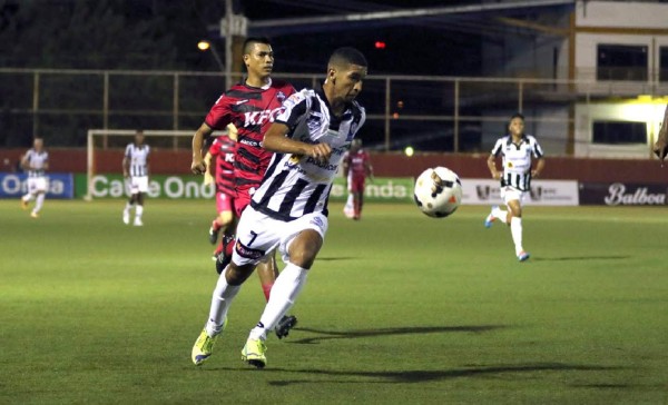 Atlético Nacional gana y se afianza en el liderato en Panamá