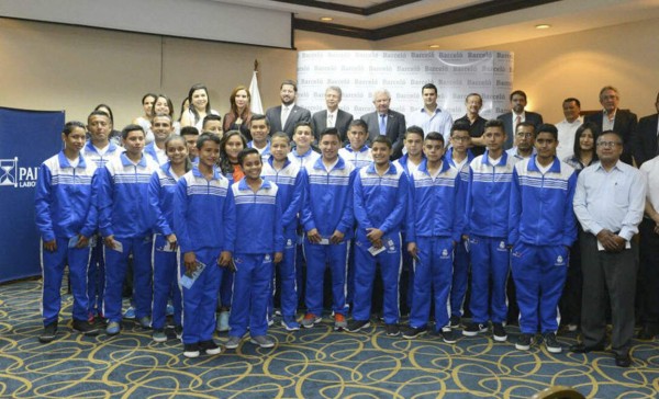 Unos 16 niños salvadoreños viajarán a España para formarse como futbolistas