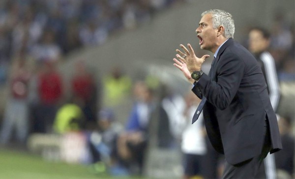La FA acusa a Mourinho de 'conducta impropia', por quejas sobre los árbitros