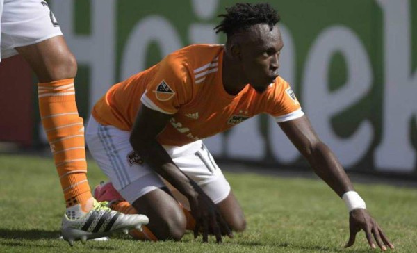 Técnico del Houston Dynamo no ve 'tan grave' lesión de Alberth Elis