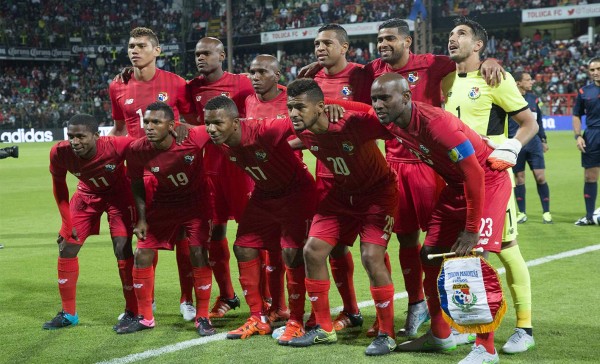 Panameño Luis Tejada logra doblete en Perú