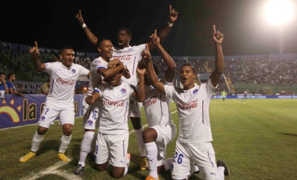 Anthony Lozano rompe récord de goleo en torneos cortos