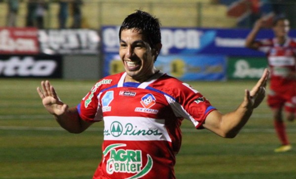 ¡INSÓLITO! Equipo tico contrata a futbolista, pero luego anuncia su baja porque el técnico no lo quería