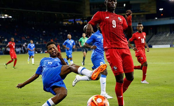 Panameño Abdiel Arroyo jugará en el fútbol de Colombia