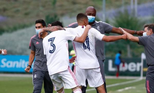 Russel celebrando un gol con las categorías menores del Real Madrid.