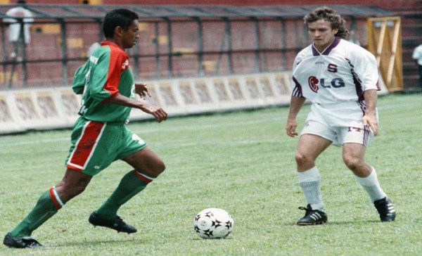DIEZ jugadores que han vestido más de una camiseta de los 4 grandes de Costa Rica